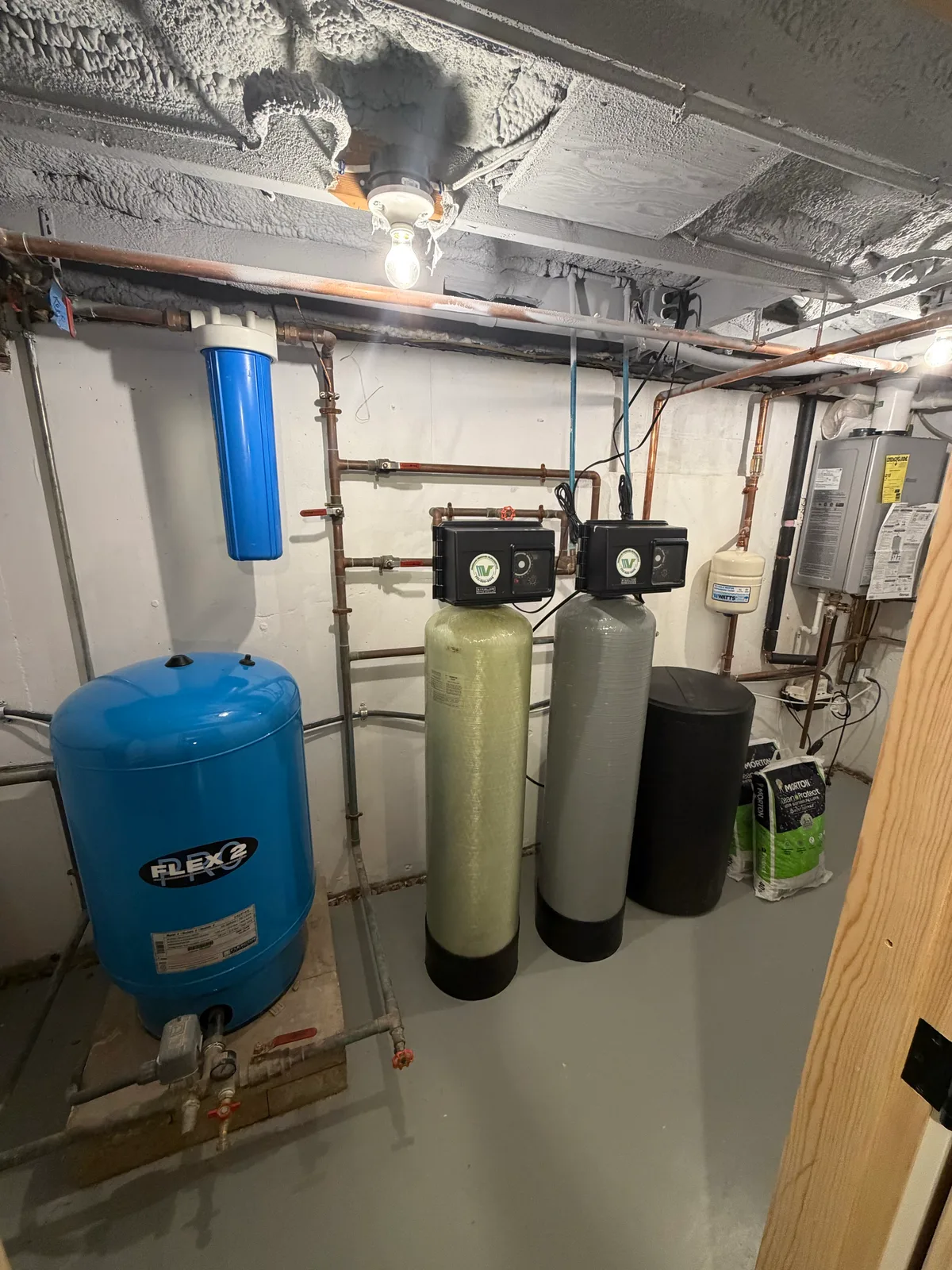 MV Filtration dual-tank water treatment installation
